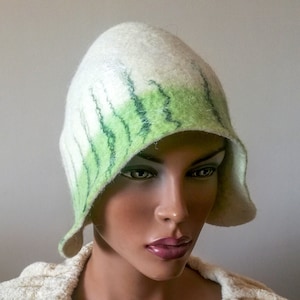 Gorro de sauna &quot;Césped&quot;.  Lana orgánica fieltrada con aguja hecha a mano