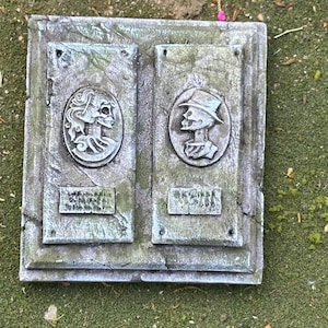 Couples Crypt Halloween graveyard miniature Tombstone