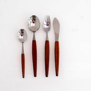 Cubiertos de teca de estilo moderno de mediados de siglo: 40 piezas de cubertería escandinava, juego completo para 10 personas. Envío y nuevo arancel estadounidense incluidos en el precio.