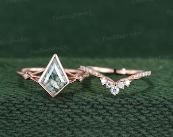Unique kite cut green moss agate engagement ring set 14k rose gold engagement moissanite ring for women vintage bridal wedding ring set gift