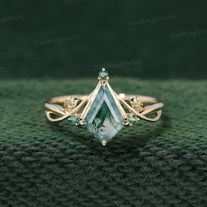 Unique kite cut green moss agate engagement ring set Yellow gold engagement moissanite ring for women vintage bridal wedding ring set gift