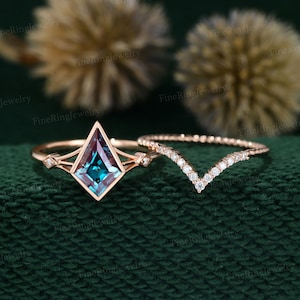 Kite cut Alexandrite engagement ring set Unique Rose gold engagement ring Vintage art deco engagement ring Bridal Promise Anniversary gift