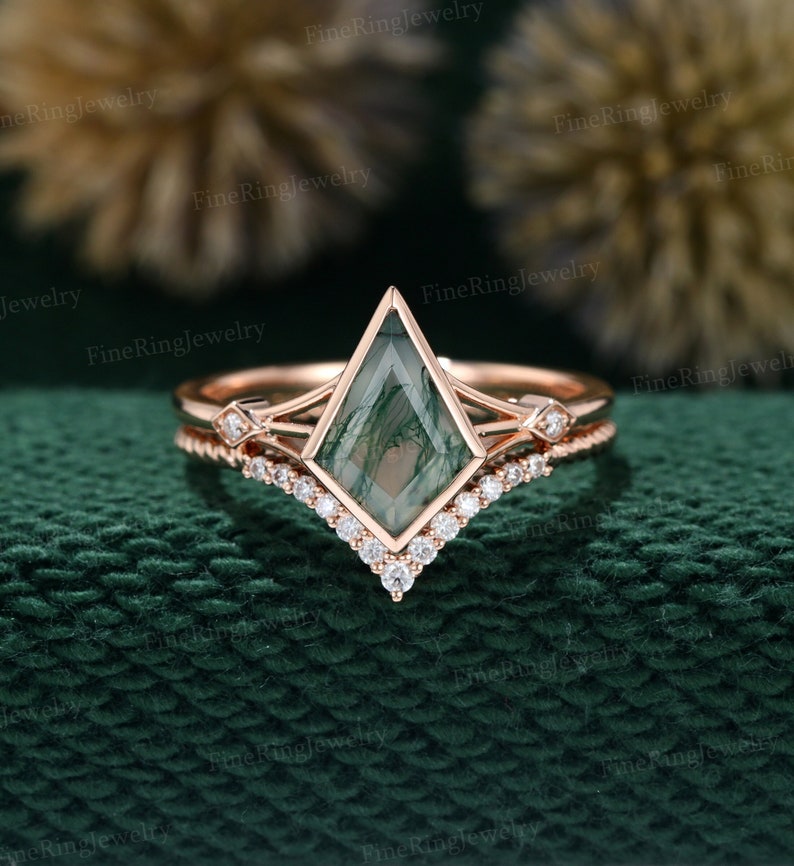 Unique kite cut green moss agate engagement ring set 14k rose gold engagement moissanite ring for women vintage bridal wedding ring set gift image 2