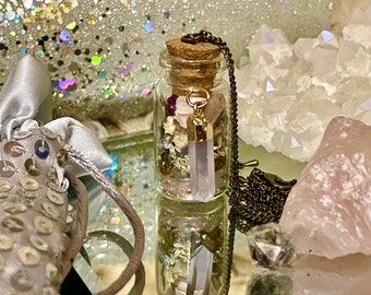 SPELLBOUND GLAMOUR Witch Bottle Necklace | Spelled for Beauty, Wealth, Love & Luxury | Hoodoo Bottle Magic | Witchcraft Curio | Altar Tools