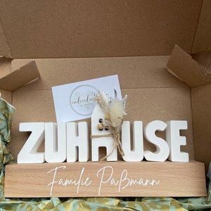 Personalisierte Holzleiste mit Wunschnamen Familiennamen Zuhause Schriftzug Raysin Dekoleiste Geschenk Einzug Holzboard Deko Bild 10