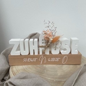 Personalisierte Holzleiste mit Wunschnamen Familiennamen Zuhause Schriftzug Raysin Dekoleiste Geschenk Einzug Holzboard Deko Bild 3