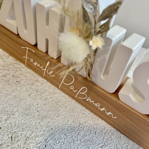 Personalisierte Holzleiste mit Wunschnamen Familiennamen Zuhause Schriftzug Raysin Dekoleiste Geschenk Einzug Holzboard Deko Bild 8