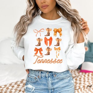 Chemise Tennessee, T-shirt Tennessee Coquette, T-shirt avec bottines et nœuds de cow-girl, Cadeau pour elle, Go Vols, Chemise Nashville, Cowgirl tendance, Fille de la campagne image 6