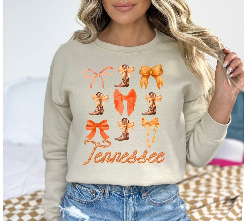 Chemise Tennessee, T-shirt Tennessee Coquette, T-shirt avec bottines et nœuds de cow-girl, Cadeau pour elle, Go Vols, Chemise Nashville, Cowgirl tendance, Fille de la campagne image 7