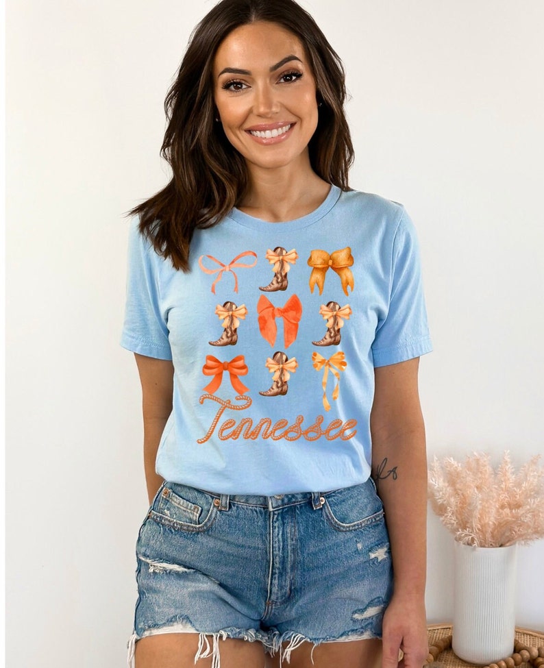 Chemise Tennessee, T-shirt Tennessee Coquette, T-shirt avec bottines et nœuds de cow-girl, Cadeau pour elle, Go Vols, Chemise Nashville, Cowgirl tendance, Fille de la campagne image 5