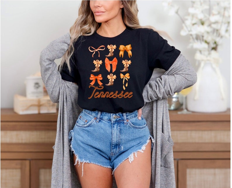Chemise Tennessee, T-shirt Tennessee Coquette, T-shirt avec bottines et nœuds de cow-girl, Cadeau pour elle, Go Vols, Chemise Nashville, Cowgirl tendance, Fille de la campagne image 4