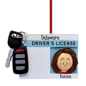 Licentie met sleutelhanger - vrouwelijk bruin - kerstversiering - nieuwe bestuurder - eerste auto - 1e - vrachtwagen - vergunning - gratis personalisatie