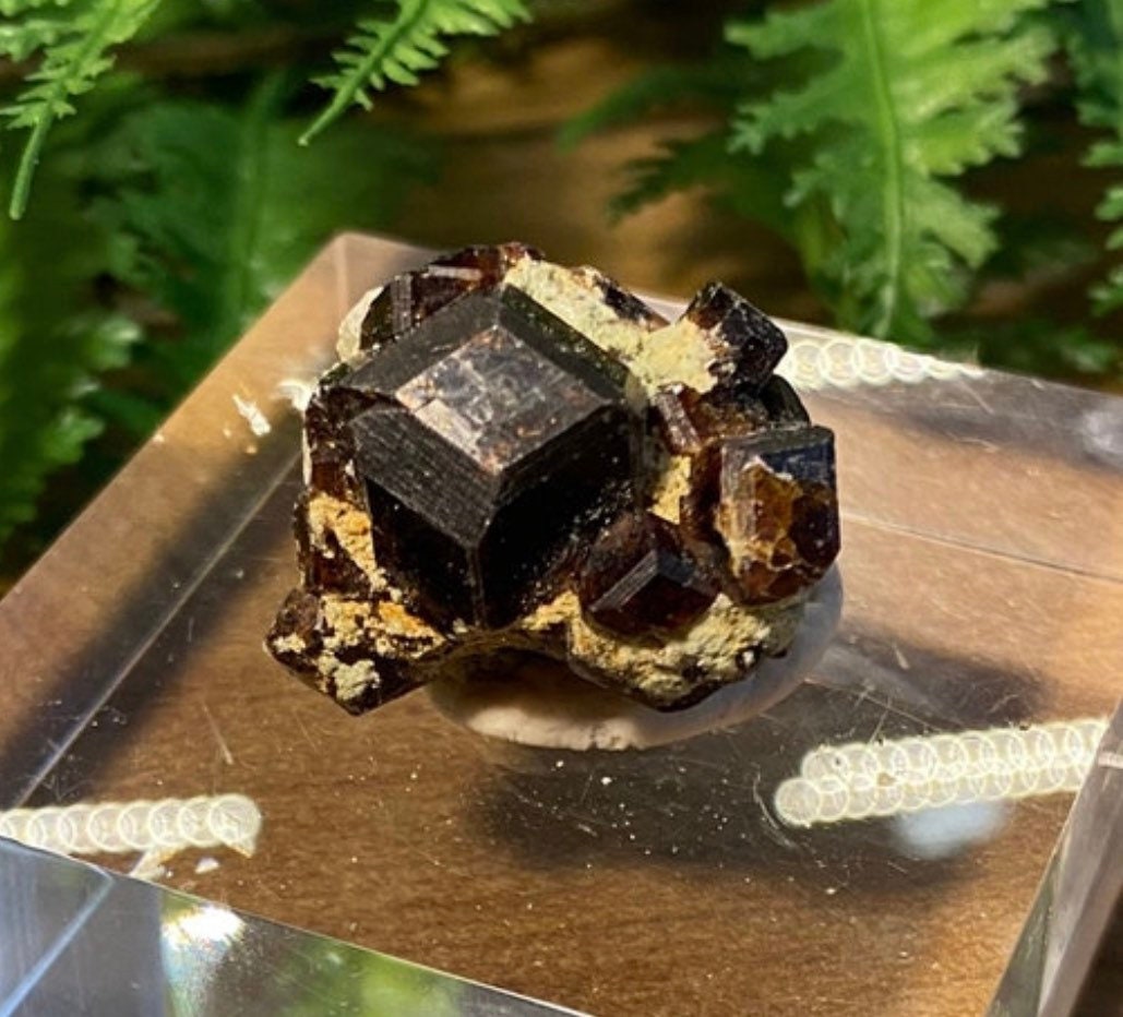天然アンドラダイト赤茶色ガーネット原石サムネイル原石鉱物