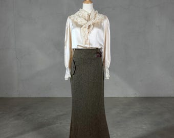 Blusa de seda Ralph Lauren Blue Label, c. 1980, con jabot de encaje, color champán / 8