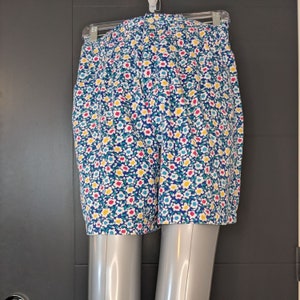 Vintage 90&#39;s Chaus Sport Pleated Floral 100% Cotton Denim Shorts - 12