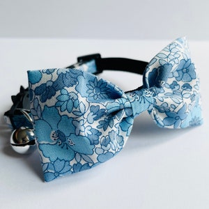 Liberty Flower Show ‘Arley Park’ Blue Floral Print Cat Bow Tie Collar, Kitten Cat Breakaway Collar, Quick Release Collar, Cat Safety Collar