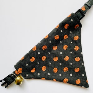 Halloween Pumpkin Black Orange Print Cat Bandana Collar, Kitten Cat Breakaway Collar, Quick Release Collar, Cat Safety Collar