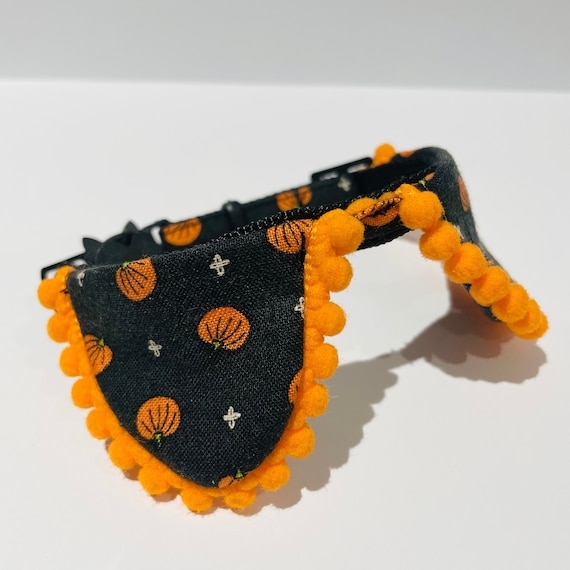 Halloween Pumpkin Print Black Orange Pom Pom, Peter Pan Cat Collar, Breakaway Collar, Quick Release Collar, Cat Safety Collar, Bow Tie