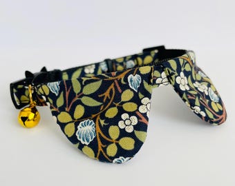 William Morris Muse, Clover Small Floral - Twilight Print, Peter Pan Cat Collar, Breakaway Collar, Quick Release Safety Collar, Bow Tie