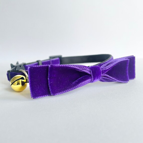 Samt-Katzenhalsband Mit Glöckchen & Sicherheitsverschluss – Verstellbar 20-33 Cm, Handgefertigt In UK