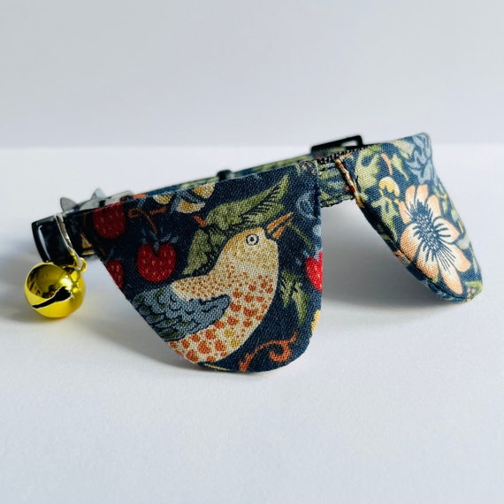 William Morris 'Strawberry Thief' Indigo Print, Peter Pan Cat Collar, Breakaway Collar, Quick Release Collar, Cat Safety Collar, Bow Tie