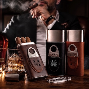 Graverat cigarrfodral, Personliga presenter till marskalkar, Anpassat cigarrhållare i läder, Cigarrresefodral, Fars dag-present till honom [T]