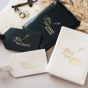 Set of 10, 25, 50 Leather Luggage Tags, Luggage Tag, Bridesmaid Gifts, Bridal Shower Gifts, Wedding Favors, Personalized Luggage Tags