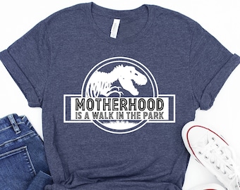 Dinosaur Mom Shirt: Funny Motherhood T-Shirt