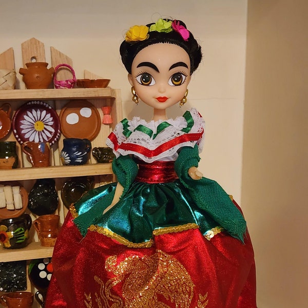 Frida Kahlo doll with classic Mexican Dress, Muñeca de Frida Kahlo con un clasico Vestido Mexicano