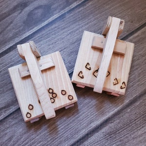 Tortilla Press Maker Handcrafted Toy Wood - 3 3/4&quot; Tortilladora de Juguete Color Madera Natural