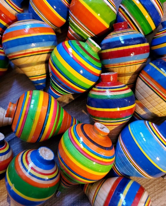 Trompo de Madera, Juguete Mexicano, Juguete Hecho a Mano, Trompo Artesanal, Trompo  de Madera de Colores -  México