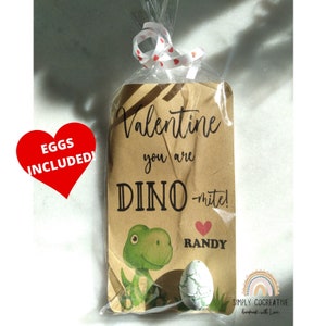 Tarjeta del día de San Valentín con dinosaurios, tarjeta con huevo de dinosaurio eclosionando, tarjeta del día de San Valentín, fiesta en el aula para niños, obsequio del día de San Valentín, compañeros de clase