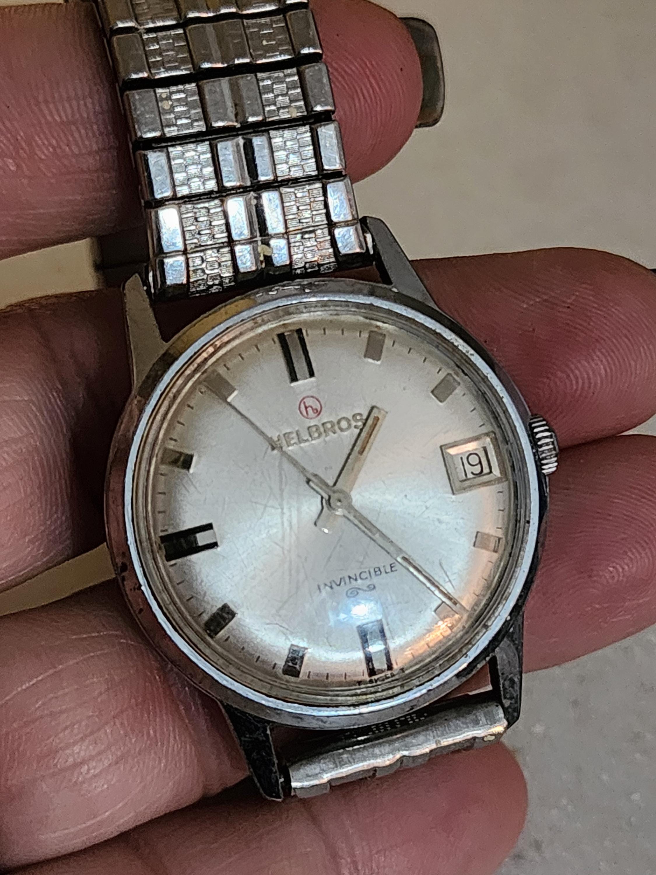 Vintage Men's Helbros Invincible mechanical watch keep time