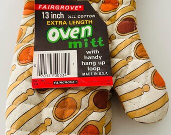 Vintage oven mitts NOS NWT wooden spoons kitchen