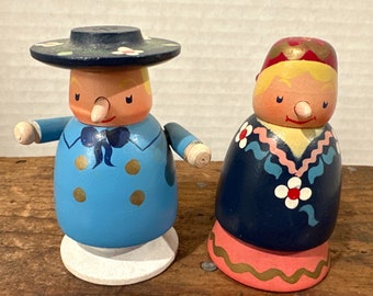 Vintage folk art salt pepper shaker set wood hand painted