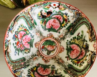 Vintage porcelain Famille Rose medallion bowl dish decor