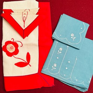 Vintage tablecloth flower appliqué or embroidered with napkins cotton linen table covering