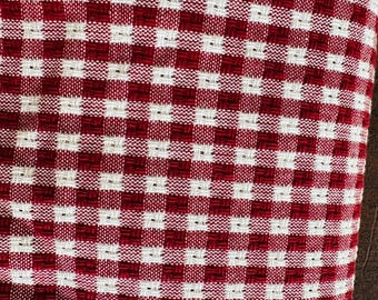 tablecloth 70” round  red white mini check holiday