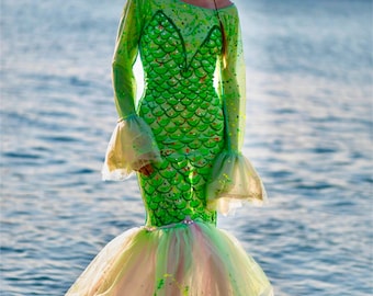 mermaid pencil dress Naia Crossover Mermaid Pencil Dress in Emerald Green