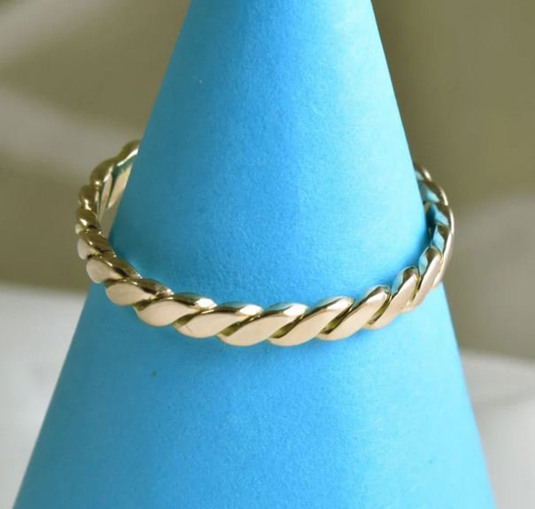 10k Solid Gold Twist Band Signet Ring, Rope Twist Mobius Wedding Band ...