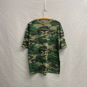 Large / Vintage Woodland Camo Plain Two Tone T Shirt