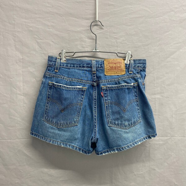 30" Waist / 1990s Levi's Denim Jean Shorts Womens 3" Inseam