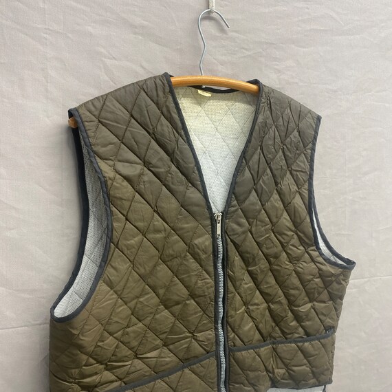 Large / 1970s Quilted Brown Zip Up Nano Puffer Ve… - image 2