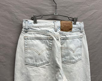 28 x 31 / Vintage Levi's 560 Loose Fit Straight Leg Women's Light Wash Jeans USA Made