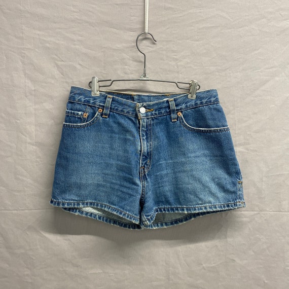 30" Waist / 1990s Levi's Denim Jean Shorts Womens… - image 2