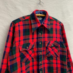 Medium / 1980s Woodland Red Plaid Soft Acrylic Button Up Shirt