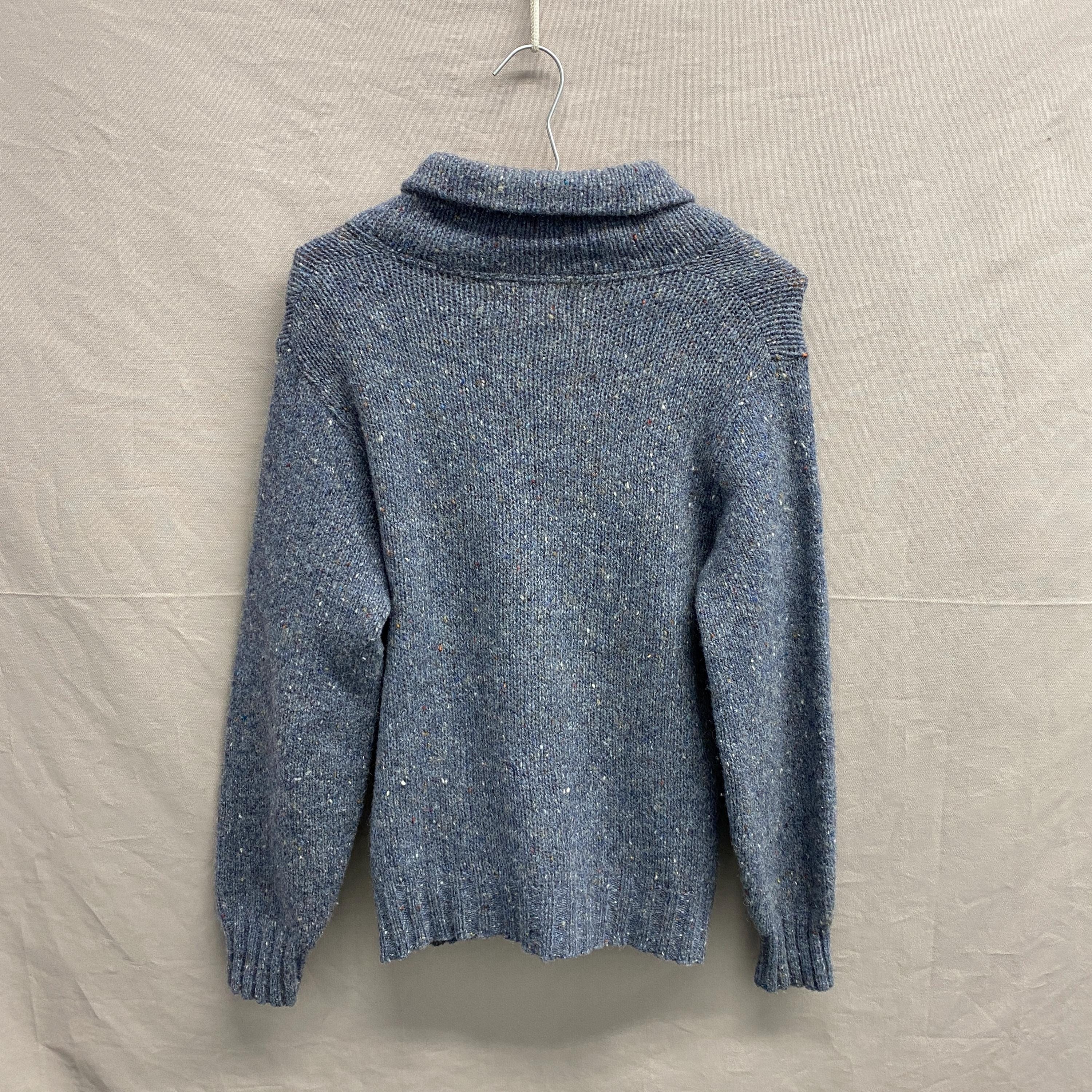 Medium / 1980s Eddie Bauer Women's 100% Wool Blue Knit Shawl Medium / 1980s Eddie Bauer Women's 100% Wool Blue Knit Shawl