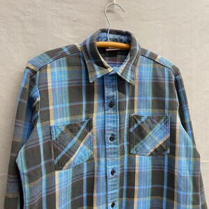 Medium / 1970s Rugged Wear 100% Cotton Blue Multi Color Heavy Long Sleeved Flannel Shirt
