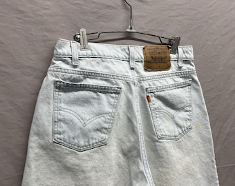 30" Waist / 1990s Levi's 550 Orange Tab Light Wash Denim Jean Shorts USA Made