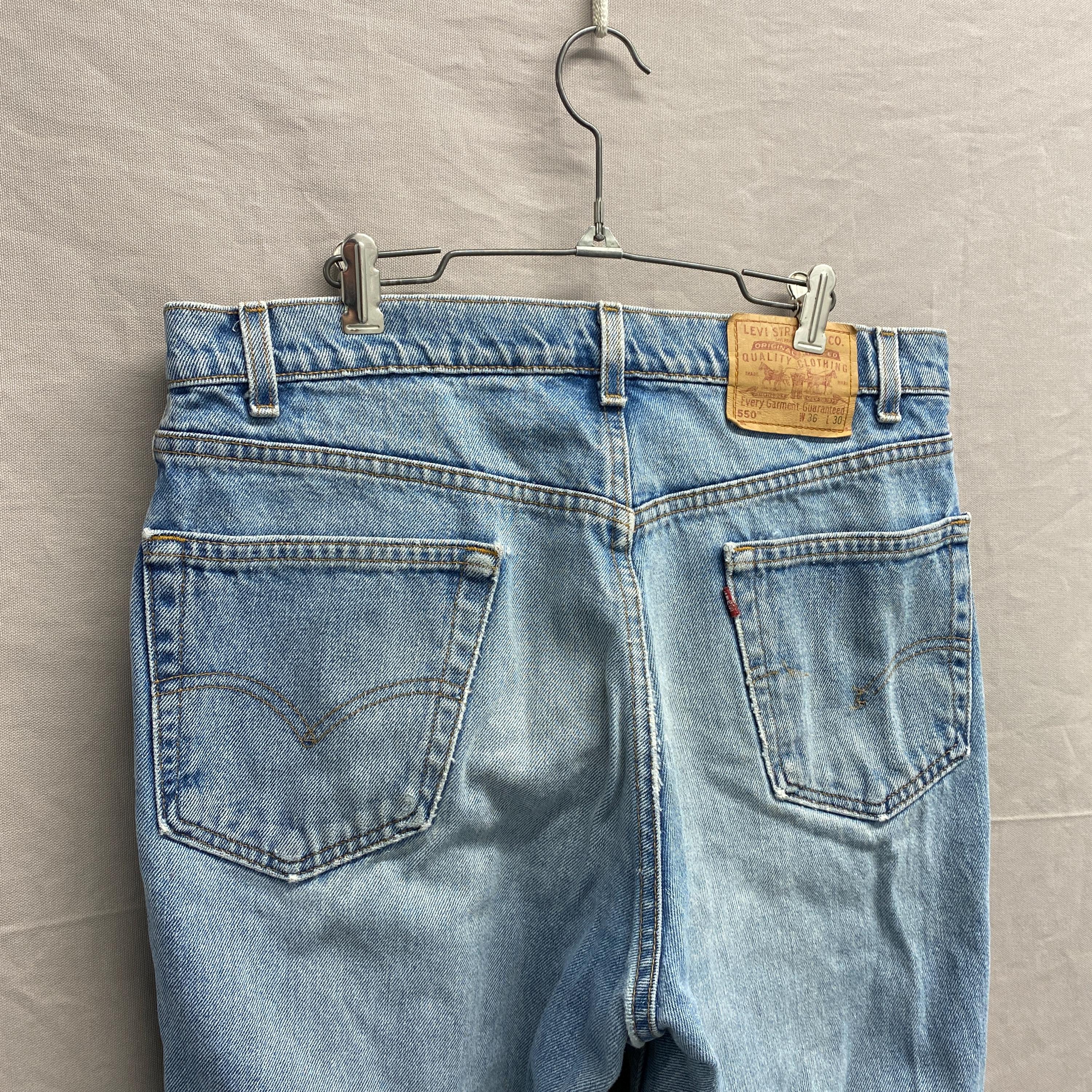 36 x 30 / jaren 1990 Levi's 550 relaxed fit baggy noodlijdende jeans met lichte wassing, gemaakt in de VS